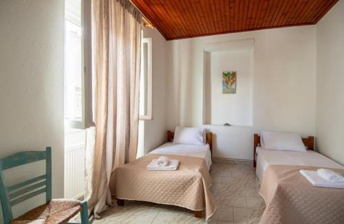 Filiatra House | H&H Helens House