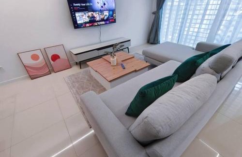 Shah Alam House | H+M Residence [5min]to Setia City Convention