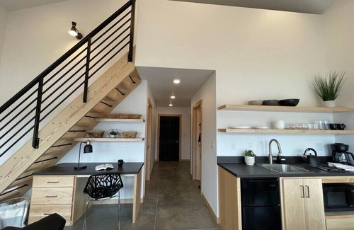 Mount Sterling House | H&M Retreats Hermann, MO