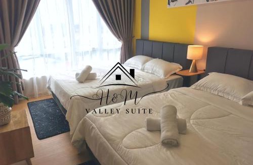 Kuantan Apartment | H&M Valley Suite - Pool View