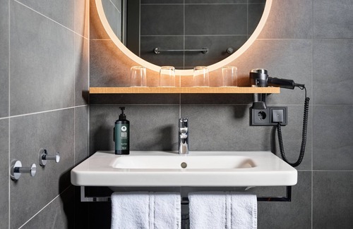 Hauptbahnhof Hotel | H2 Hotel Saarbrücken