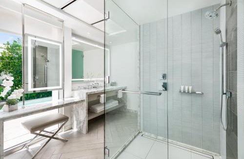 Uptown - Upper Duval Resort | H2O Suites- Adults Only