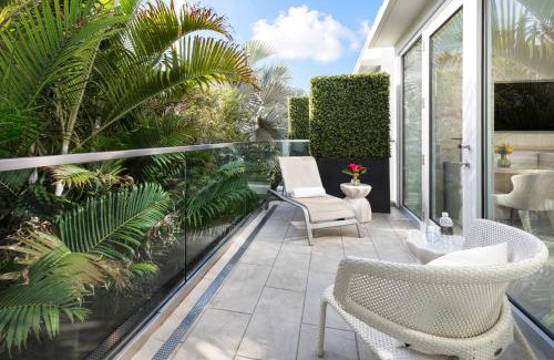 Uptown - Upper Duval Resort | H2O Suites- Adults Only