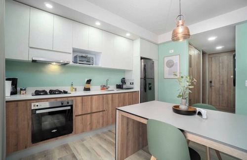 Granada Apartment | H401 | top-Rated Cali Retreat 2BR w/Balcony & Pool 24/7 Security + Free Parking