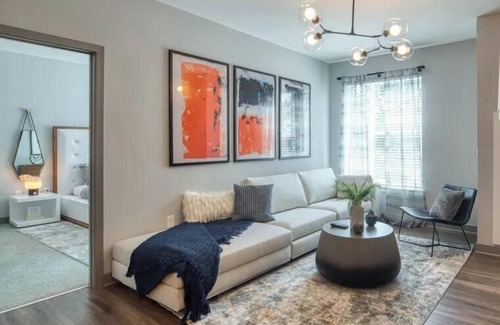 Coliseum Central Apartment | H4N Ellipse Urban | Studio Apartment Near Peninsula Town Center