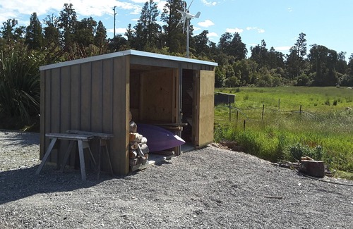 Haast Cabin | Haast Hideaway - Solar and Wind Powered Lodge