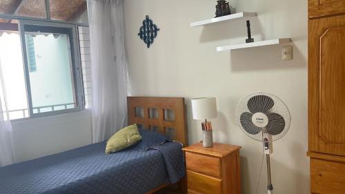 Santiago de Surco House | Habitación Alborada 2 con baño privado