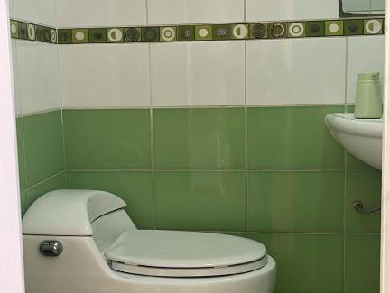 Santiago de Surco House | Habitación Alborada 2 con baño privado