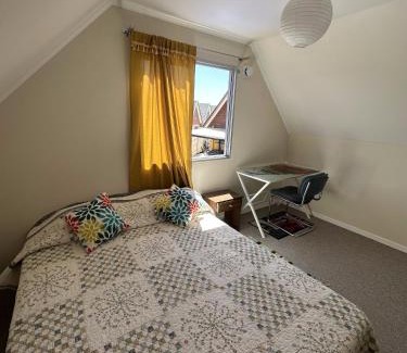 Talca House | Habitación cama 2 P, en zona residencial cerca Mall plaza, UCM, Casino Talca