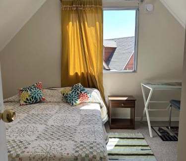 Talca House | Habitación cama 2 P, en zona residencial cerca Mall plaza, UCM, Casino Talca