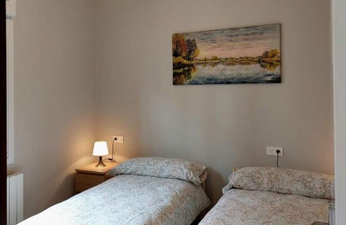 Iralabarri House | Habitación en apartamento con zonas comunes compartida H2