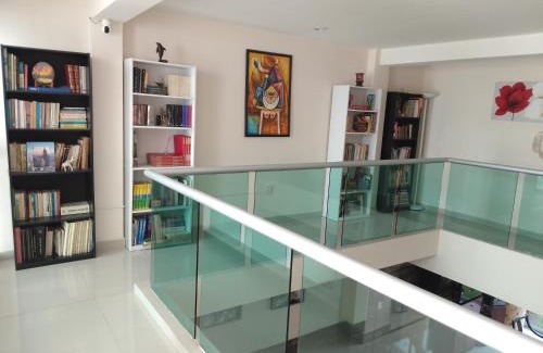 Lomas de Angelopolis House | Habitación matrimonial con baño propio