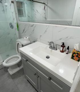 Biscayne Point House | Habitación privada QUEEN a 300 metros de la playa- North Beach
