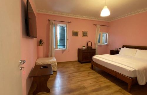 Isola della Scala Hotel | Hacienda De Leon