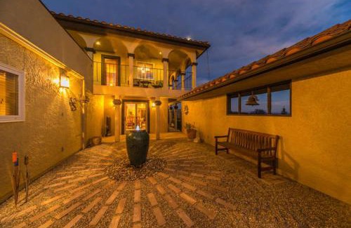 Paso Robles Villa | Hacienda De Suenos