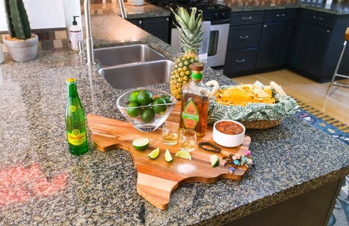 SoFi House | Hacienda SoCo - Fire Pit & 3 Min Walk to SoCo