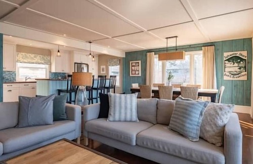 Glen Margaret House | Hackett's Cove Oceanfront Family Cottage for 11
