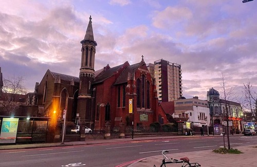 Leabridge House | Hackney Suites - Double En-suite Room (B2)