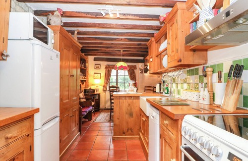 Aston Magna Cottage | HADCROFT COTTAGE, pet friendly, with open fire in Aston Magna