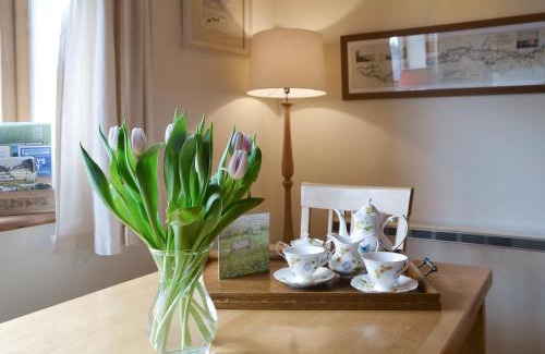 Henshaw House | Hadrians Garden Villa