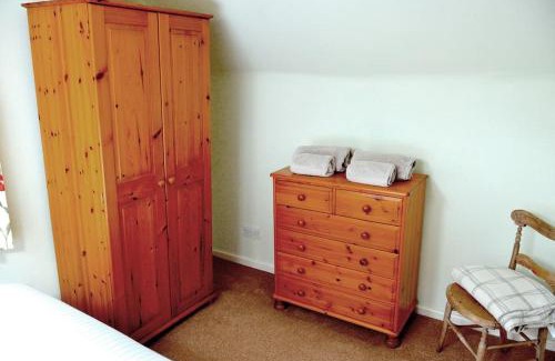 Graigfechan House | Hafannedd Cottage - riverside views
