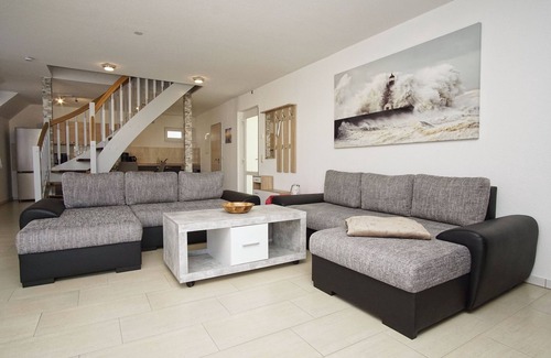 Wiek Apartment | Hafennahe Ferienwohnung auf 2 Etagen und mit Balkon - Haus Windland Fewo 25