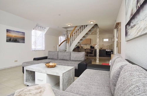 Wiek Apartment | Hafennahe Ferienwohnung auf 2 Etagen und mit Balkon - Haus Windland Fewo 25