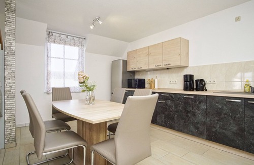 Wiek Apartment | Hafennahe Ferienwohnung auf 2 Etagen und mit Balkon - Haus Windland Fewo 25