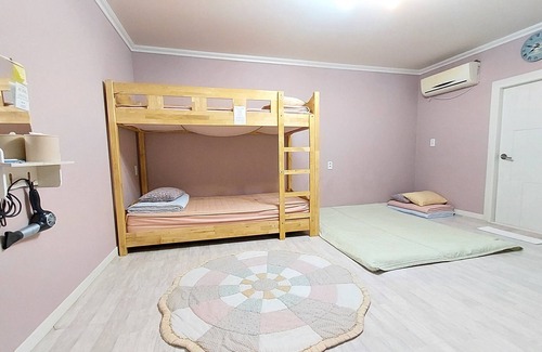 Pinari-gol House | Hago Guest House