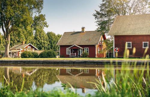 Toreboda House | Hajstorp Slusscafé & Vandrarhem
