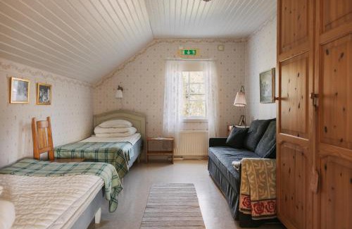 Toreboda House | Hajstorp Slusscafé & Vandrarhem