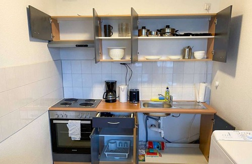 Stadtbezirk West Apartment | HAL13 cozy flat with TV & WLAN in Halle