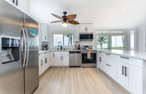 Punaluu House | Hale Kahakai - Oceanfront Retreat - Direct Beach Access