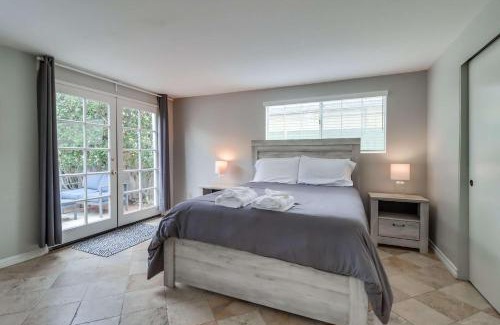 South Mission Beach House | Half block to bay steps to ocean AC large patio