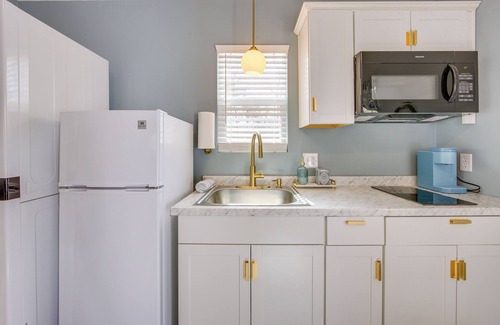 Jefferson Cottage | Half-mi to Dtwn: New Cottage in Jefferson!