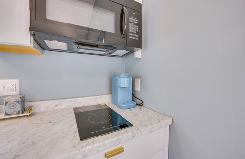 Jefferson Cottage | Half-mi to Dtwn: New Cottage in Jefferson!