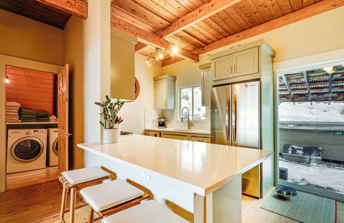 North Park City Cabin | Half-Mi to Park City Mountain: Cabin w/Hot Tub!