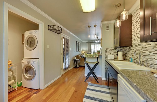 Nacogdoches Apartment | Half-mi to SFA Campus: Lumberjack-ready Retreat