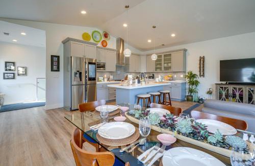 Half Moon Bay House | Half Moon Bay Vacation Rental 1 Mile to Beach!