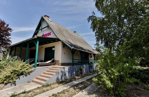 Levelek Apartment | Halfarock Üdülőház