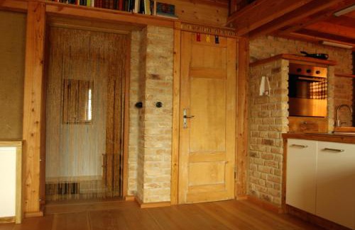 Glees House | Halmhaus