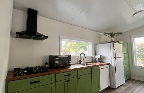 Venice House | Halo Cottage, on the Myakka River, heated pool, unique experience.