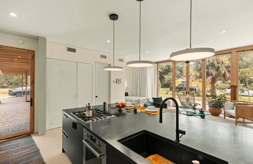 Micanopy House | Halo House - Architect's Retreat