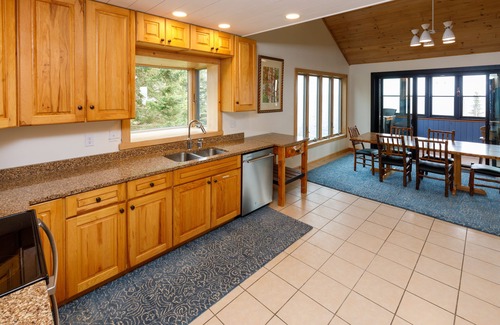 Tofte House | HALSNOY HAVEN ON THE NORTH SHORE OF LAKE SUPERIOR. Unreal Lake Superior views!