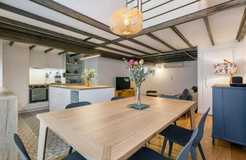 Boucle - Gros Caillou Apartment | Hamac Suites - Suite Herbouville - Quai du Rhône