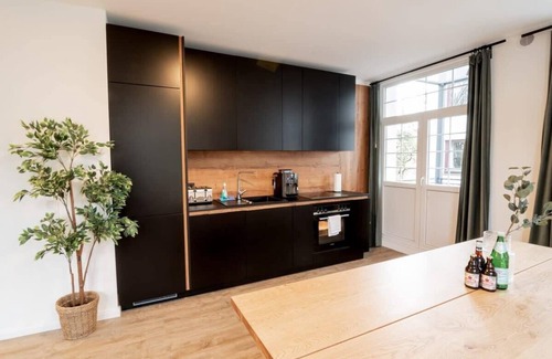 Eimsbuettel Apartment | Hamburg Gem for 12 Su