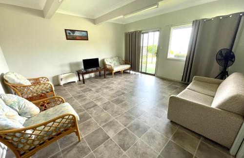 Emu Bay House | Hamilton
