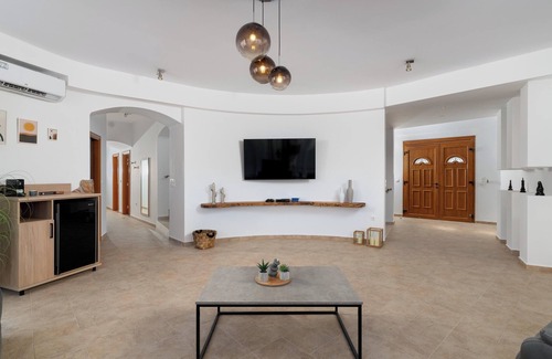 Kallithea Villa | Hamilton Grand Villa