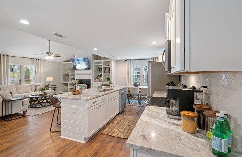 Saint Elmo House | Hamilton Hideaway- Pool, Creek View w/Scenic Deck