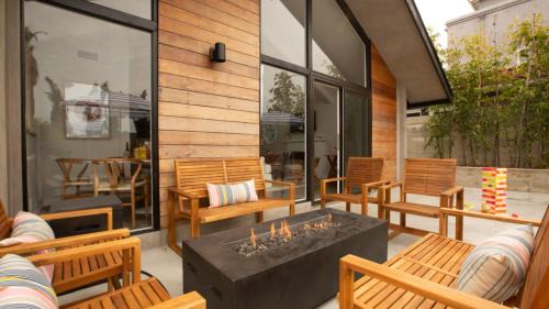 Village of La Jolla House | Hamilton I II Buyout by AvantStay Modern 6 BDR w Spa Rooftop Patio